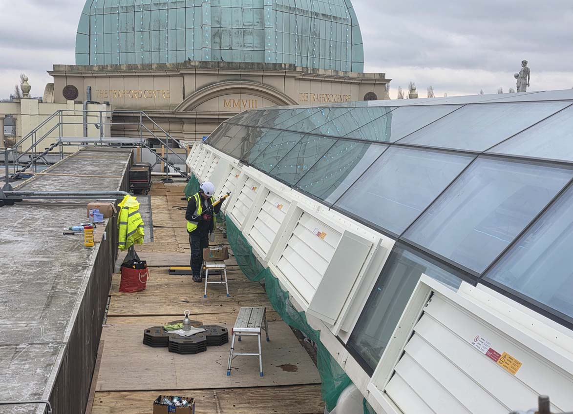 2xno Cladding Fitters required
